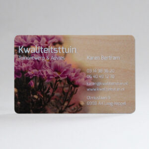Houten visitekaartjes in kleur met wit